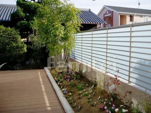 目隠しフェンス塀 TOEXサニーブリーズフェンス 半透明